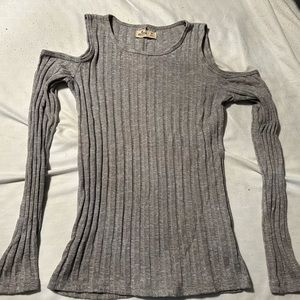 Hollister long sleeves - shoulders are open - size medium